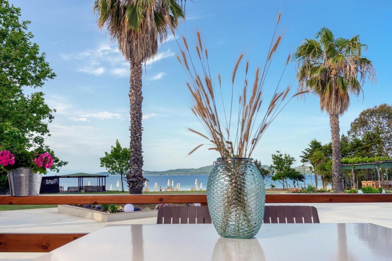 Komitsa Luxury Apartments เนอาโรดา ภายนอก รูปภาพ