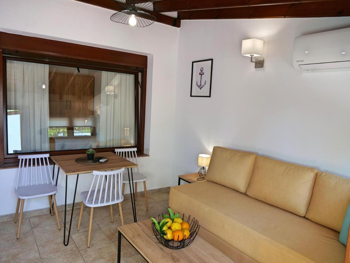 Komitsa Luxury Apartments เนอาโรดา ภายนอก รูปภาพ